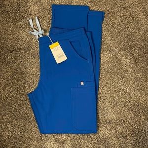NWT women’s medium tall figs scrub bottoms straight leg